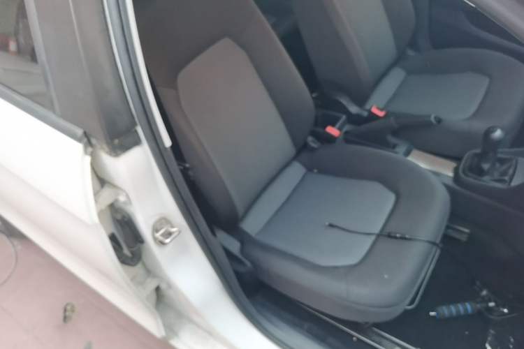 Used Volkswagen Jetta 2015 Value Edition 1.6L Manual Fashionable Style Right Front Seat