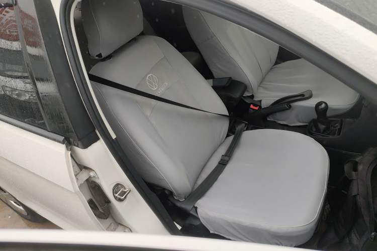Used Volkswagen Jetta 2015 1.6L Manual Fashion Edition Right Front Seat