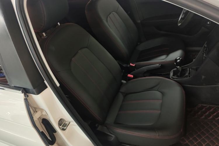 Used Volkswagen Jetta 2015 Value Edition 1.6L Manual Fashionable Style Right Front Seat