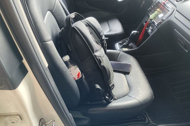 Used Volkswagen Jetta 2015 1.6L Automatic Fashion Model Right Front Seat