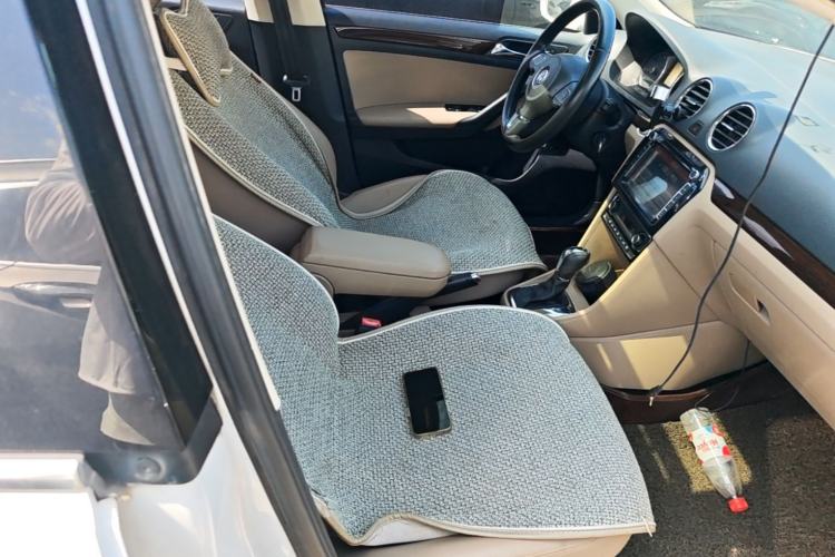 Used Volkswagen Jetta 2015 1.6L Automatic Luxury Model Right Front Seat
