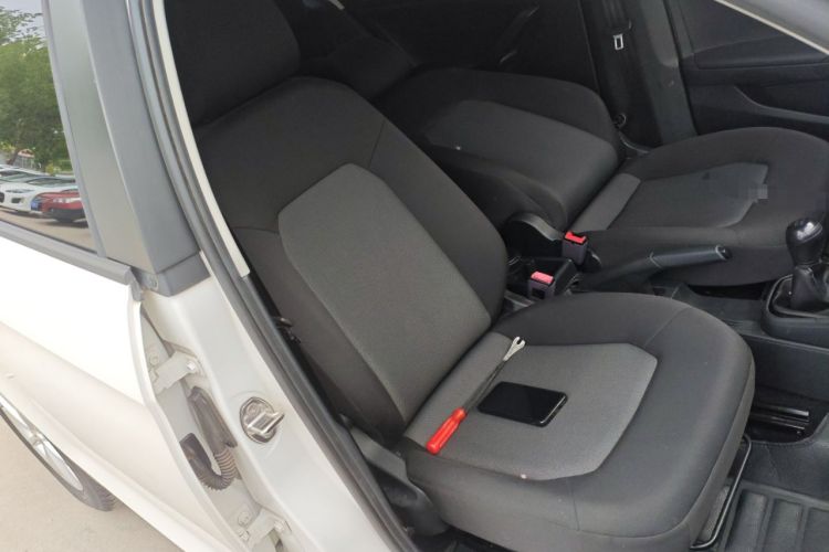 Used Volkswagen Jetta 2015 Value Edition 1.6L Manual Fashionable Style Right Front Seat