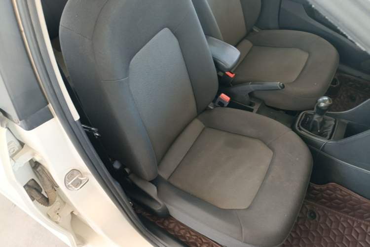 Used Volkswagen Jetta 2015 Zhuihui Edition 1.4L Manual Fashion Model Right Front Seat