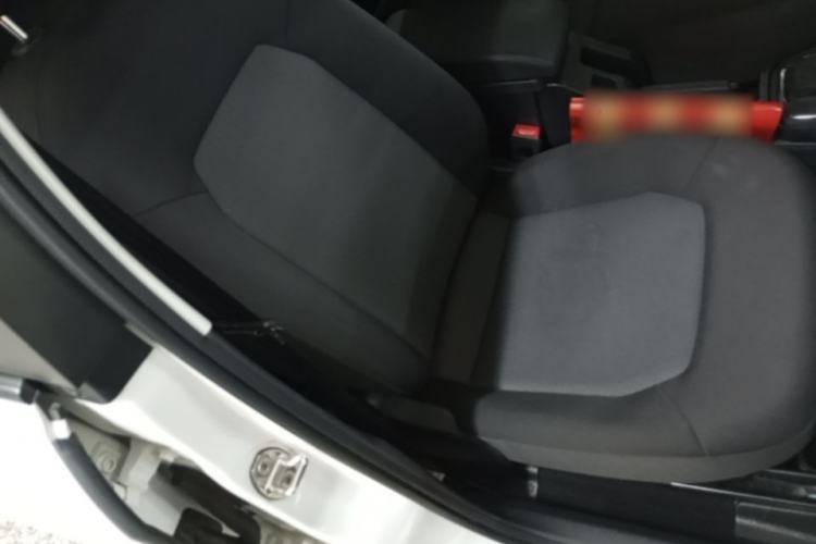 Used Volkswagen Jetta 2015 Value Edition 1.6L Automatic Fashion Version Right Front Seat