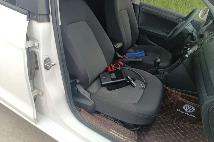 Used Volkswagen Jetta 2015 1.6L Manual Fashion Edition Right Front Seat