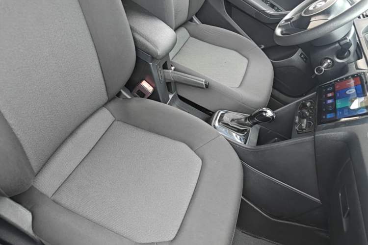 Used Volkswagen Jetta 2015 Value Edition 1.6L Automatic Fashion Version Right Front Seat