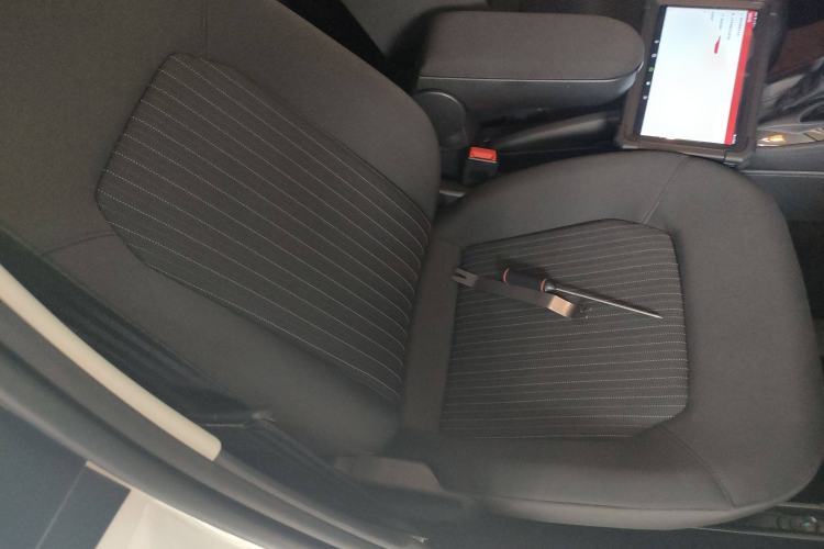 Used Volkswagen Jetta 2015 Value Edition 1.6L Automatic Comfort Version Right Front Seat