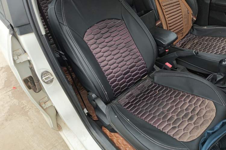 Used Volkswagen Jetta 2015 1.6L Manual Fashion Edition Right Front Seat