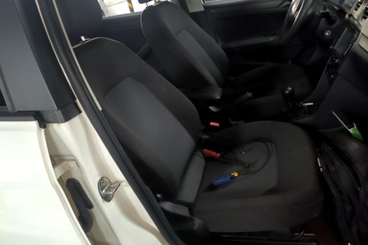 Used Volkswagen Jetta 2015 Value Edition 1.6L Manual Fashionable Style Right Front Seat
