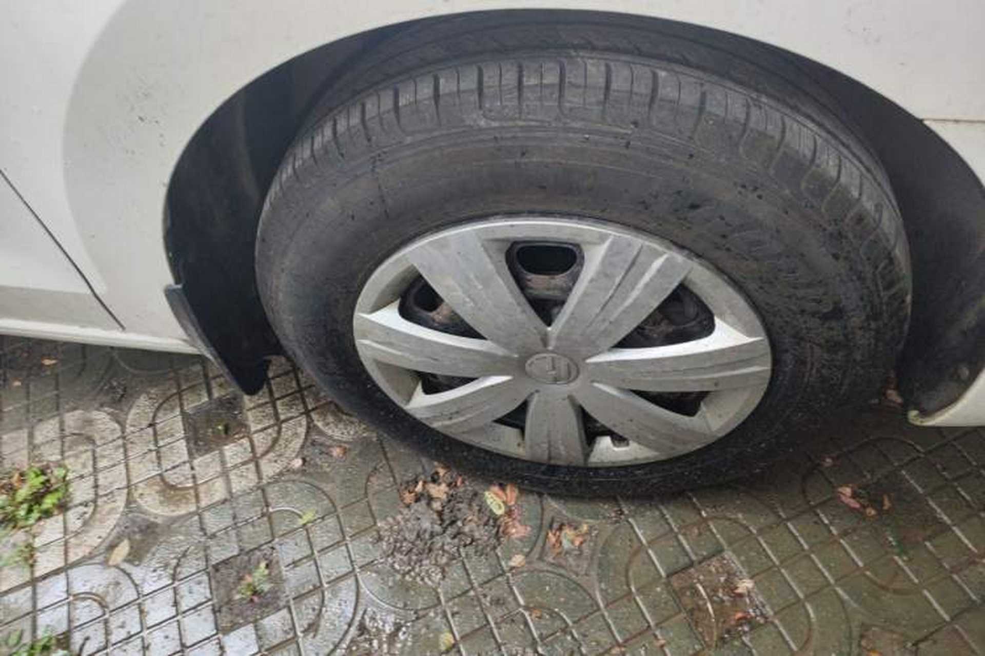 Used Volkswagen Jetta 2015 1.6L Manual Fashion Edition Right Front Wheel Hub