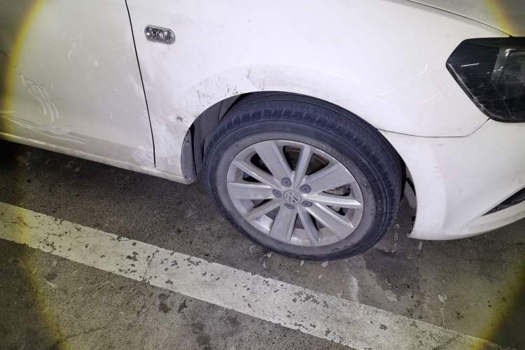 Used Volkswagen Jetta 2015 1.6L Manual Comfort Model Right Front Wheel Hub