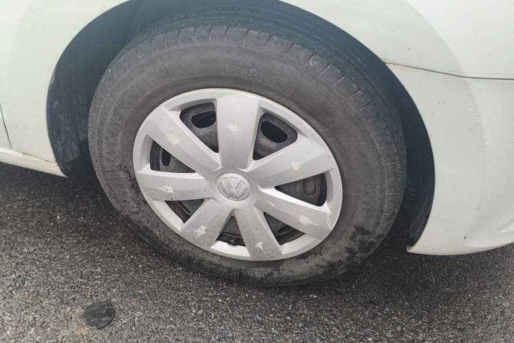 Used Volkswagen Jetta 2015 1.4L Manual Fashion Model Right Front Wheel Hub