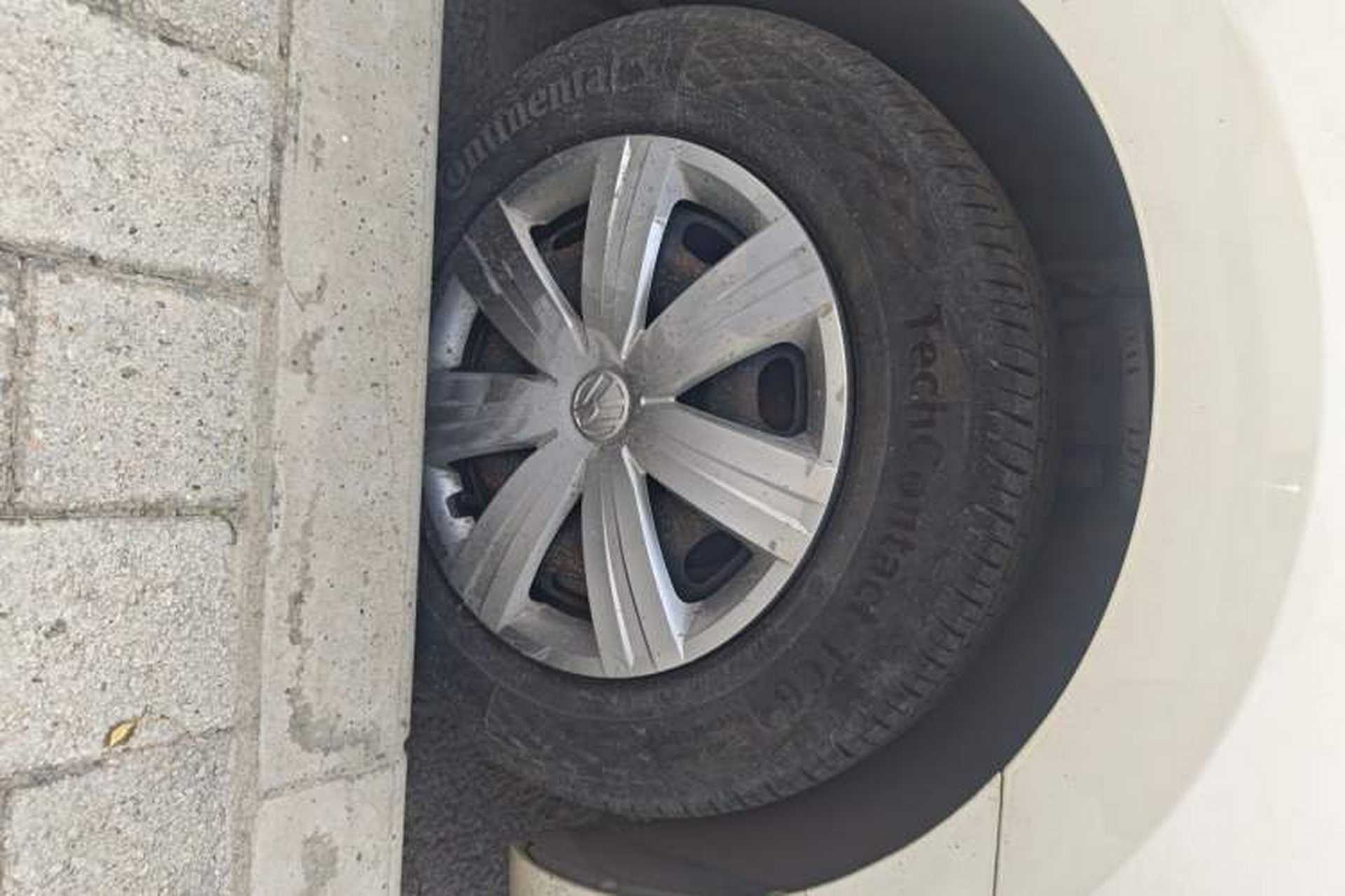 Used Volkswagen Jetta 2015 1.4L Manual Fashion Model Right Front Wheel Hub