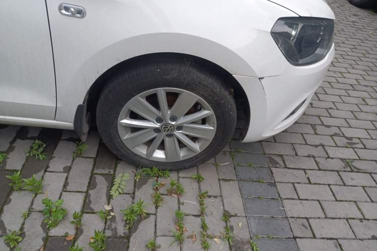 Used Volkswagen Jetta 2015 Zhihui Edition 1.4L Manual Comfort Model Right Front Wheel Hub