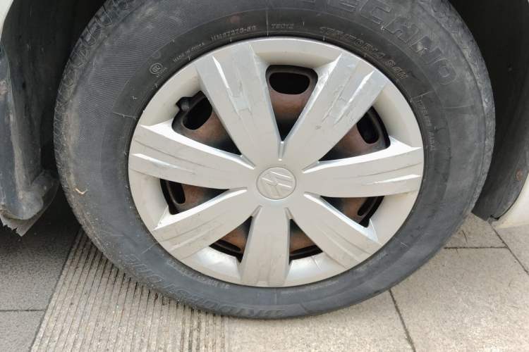 Used Volkswagen Jetta 2015 1.4L Manual Fashion Model Right Front Wheel Hub