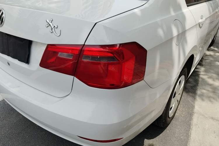 Used Volkswagen Jetta 2015 Zhuihui Edition 1.4L Manual Fashion Model Right Rear Taillight