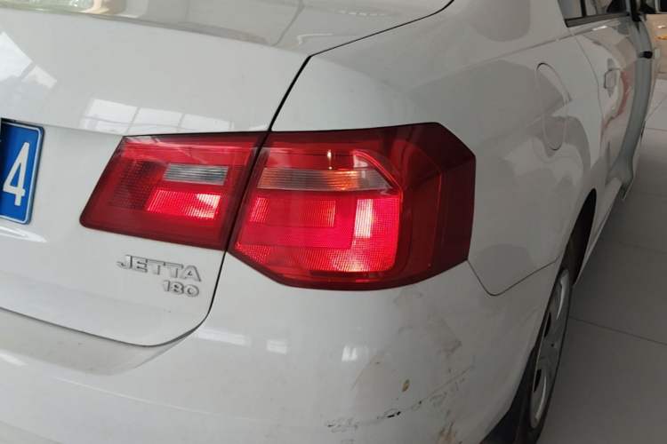 Used Volkswagen Jetta 2015 Value Edition 1.6L Automatic Fashion Version Right Rear Taillight