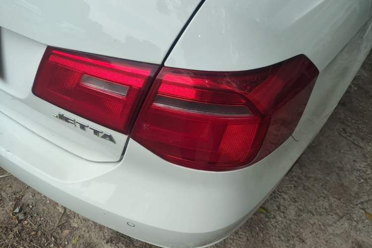 Used Volkswagen Jetta 2015 1.6L Manual Comfort Model Right Rear Taillight