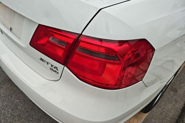 Used Volkswagen Jetta 2015 Zhuihui Edition 1.6L Manual Comfort Model Right Rear Taillight