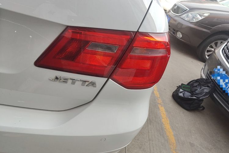 Used Volkswagen Jetta 2015 1.6L Automatic Comfort Model Right Rear Taillight