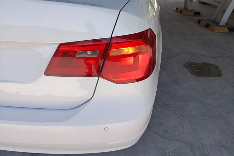 Used Volkswagen Jetta 2015 1.6L Manual Comfort Model Right Rear Taillight