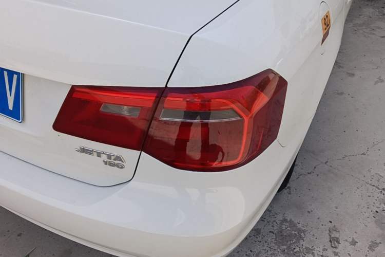 Used Volkswagen Jetta 2015 Value Edition 1.6L Automatic Fashion Version Right Rear Taillight