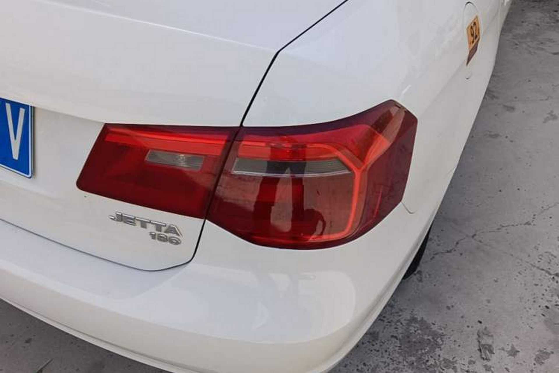Used Volkswagen Jetta 2015 Value Edition 1.6L Automatic Fashion Version Right Rear Taillight