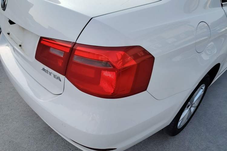 Used Volkswagen Jetta 2015 1.6L Manual Comfort Model Right Rear Taillight
