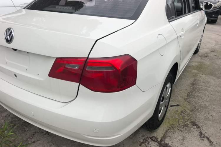 Used Volkswagen Jetta 2015 1.6L Automatic Fashion Model Right Rear Taillight
