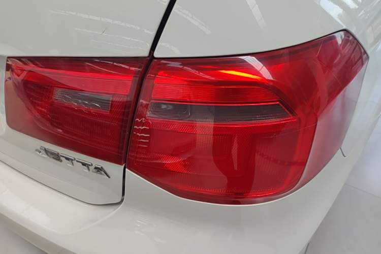 Used Volkswagen Jetta 2015 1.4L Manual Comfort Model Right Rear Taillight