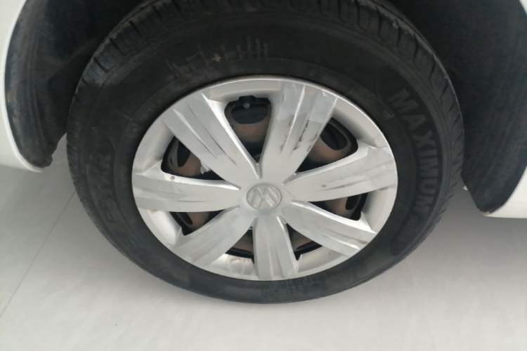 Used Volkswagen Jetta 2015 1.4L Manual Fashion Model Right Rear Wheel Hub
