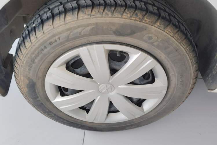 Used Volkswagen Jetta 2015 Value Edition 1.6L Automatic Fashion Version Right Rear Wheel Hub