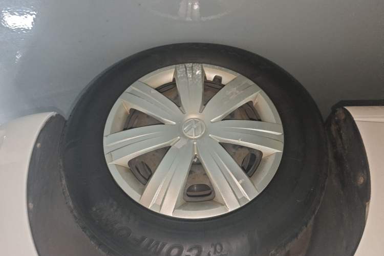 Used Volkswagen Jetta 2015 1.6L Manual Fashion Edition Right Rear Wheel Hub