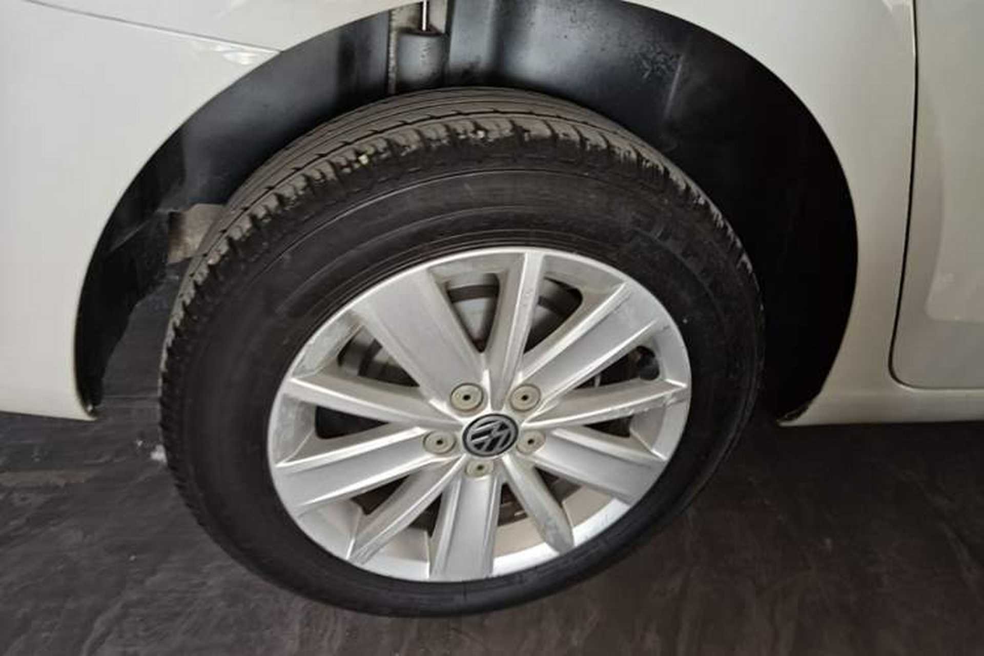 Used Volkswagen Jetta 2015 1.6L Automatic Comfort Model Right Rear Wheel Hub