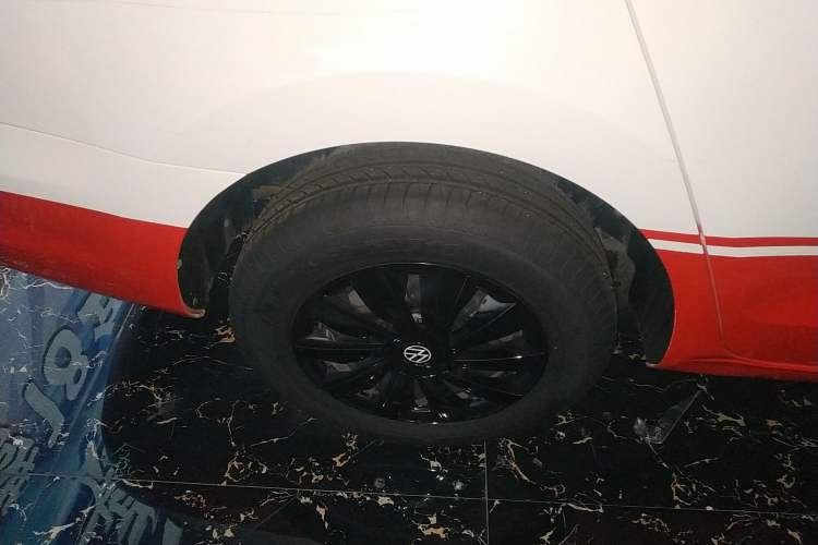 Used Volkswagen Jetta 2015 1.6L Automatic Fashion Model Right Rear Wheel Hub