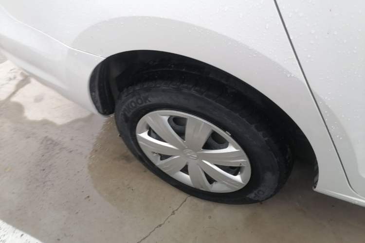 Used Volkswagen Jetta 2015 1.6L Manual Fashion Edition Right Rear Wheel Hub