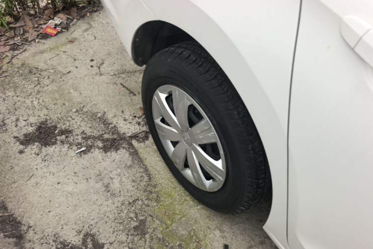 Used Volkswagen Jetta 2015 1.6L Automatic Fashion Model Right Rear Wheel Hub