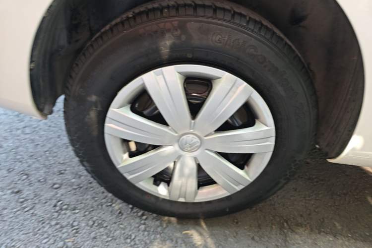Used Volkswagen Jetta 2015 Value Edition 1.6L Automatic Fashion Version Right Rear Wheel Hub