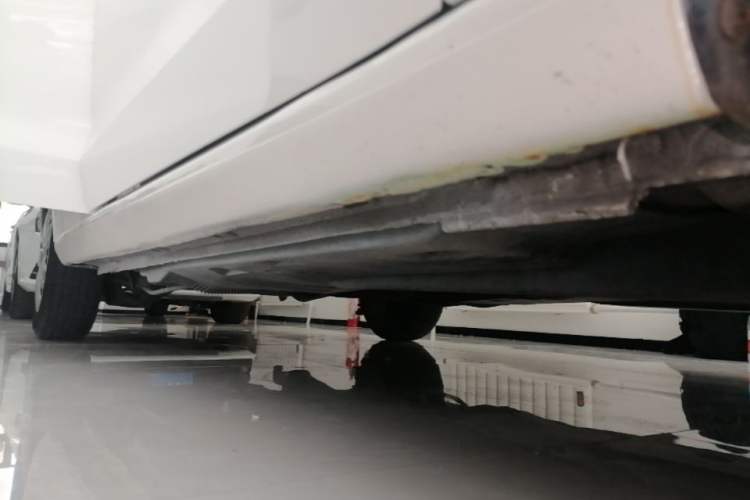 Used Volkswagen Jetta 2015 1.4L Manual Fashion Model Right Side Sill