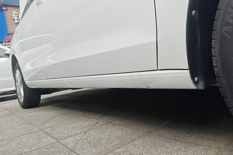 Used Volkswagen Jetta 2015 1.6L Manual Comfort Model Right Side Sill