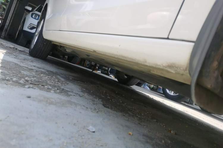 Used Volkswagen Jetta 2015 1.6L Manual Comfort Model Right Side Sill