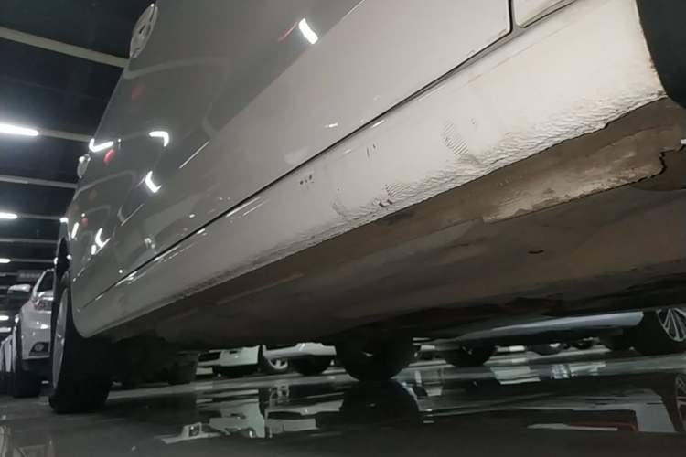 Used Volkswagen Jetta 2015 Zhuihui Edition 1.4L Manual Fashion Model Right Side Sill
