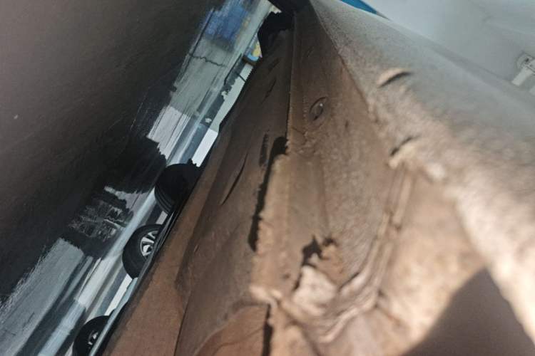 Used Volkswagen Jetta 2015 1.6L Manual Fashion Edition Right Side Sill