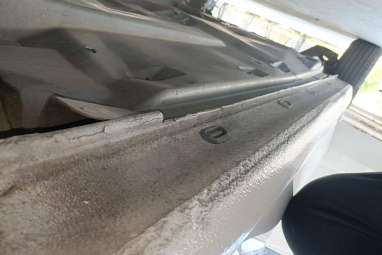 Used Volkswagen Jetta 2015 1.6L Manual Comfort Model Right Side Sill
