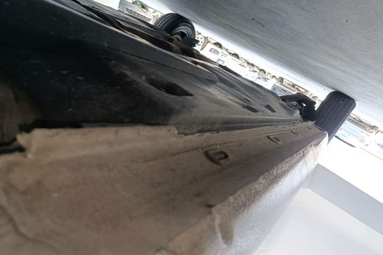 Used Volkswagen Jetta 2015 Zhuihui Edition 1.4L Manual Fashion Model Right Side Sill