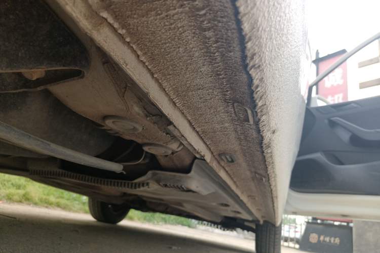 Used Volkswagen Jetta 2015 1.6L Manual Fashion Edition Right Side Sill