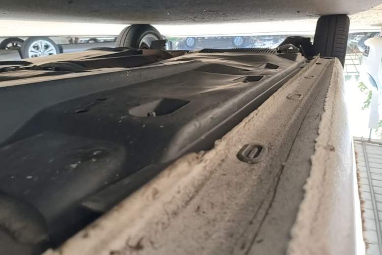 Used Volkswagen Jetta 2015 Value Edition 1.6L Automatic Comfort Version Right Side Sill