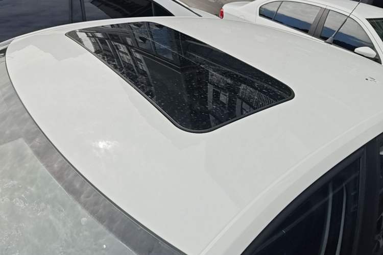 Used Volkswagen Jetta 2015 1.6L Manual Comfort Model Roof