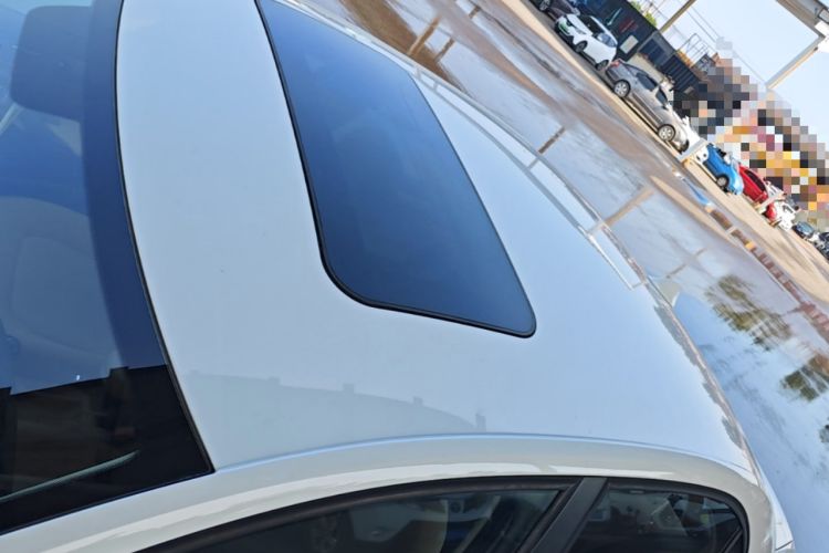 Used Volkswagen Jetta 2015 1.4L Manual Comfort Model Roof