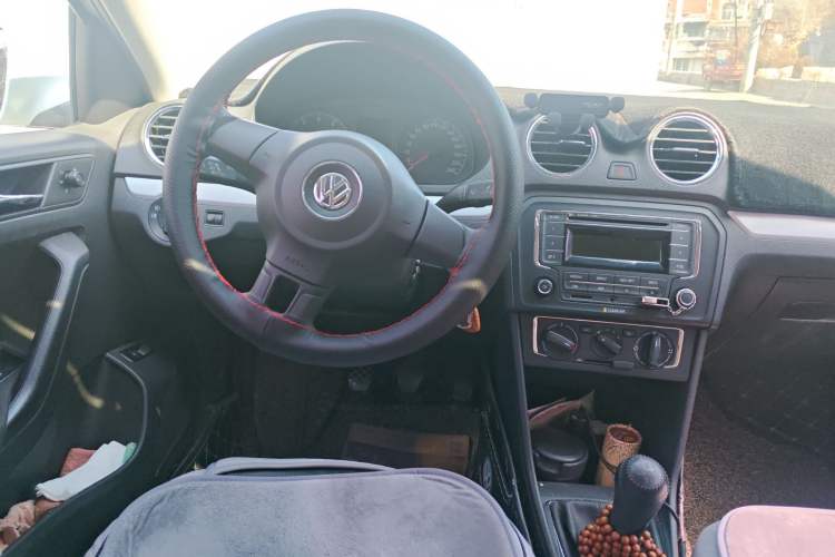 Used Volkswagen Jetta 2015 1.6L Manual Comfort Model Steering Wheel